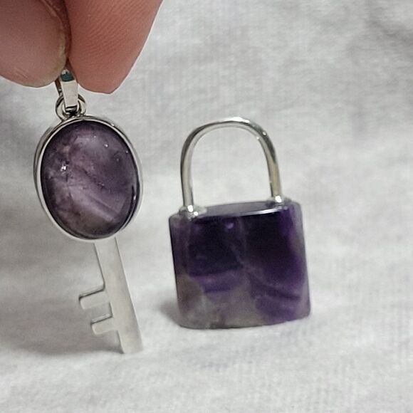 Amethyst Lock and Key Pendant - Picture 6 of 14